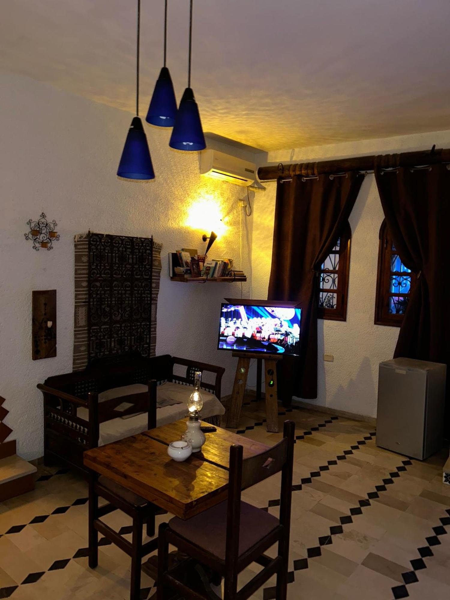 L'Artisan Hotel Harqalah Exterior photo